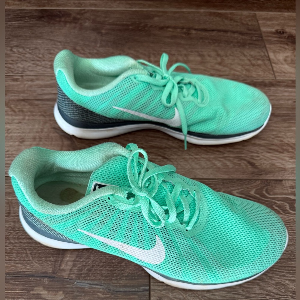 Nike TR 6 Running Shoes - Size 8
